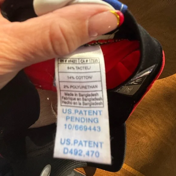 OFFICIAL NBA RED RAPTORS CAP - Picture 9 of 9